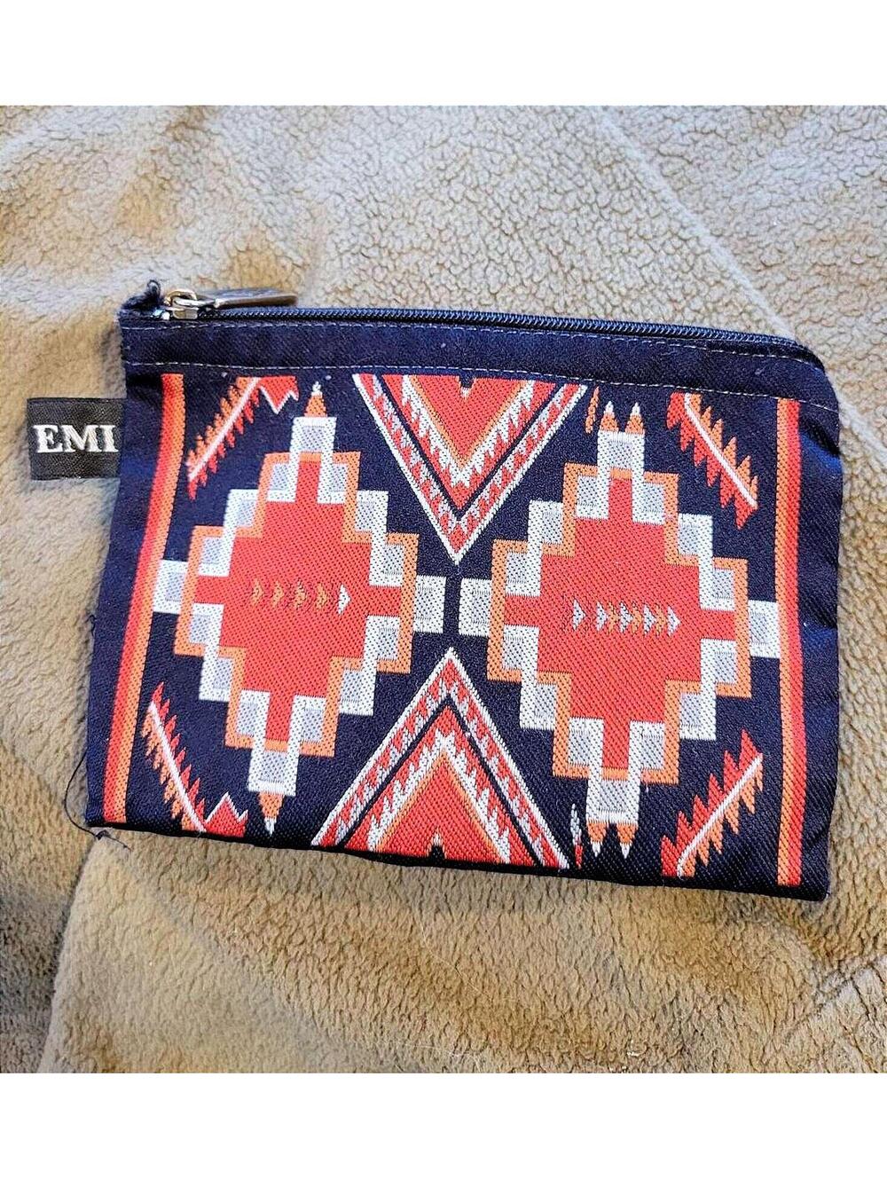 EMI Geometric Pattern Zippered Wallet